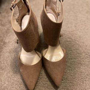 Tan Ninewest pumps size 8.5 brand new